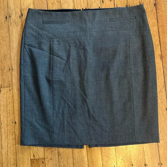 Express pencil skirt - Picture 1 of 4